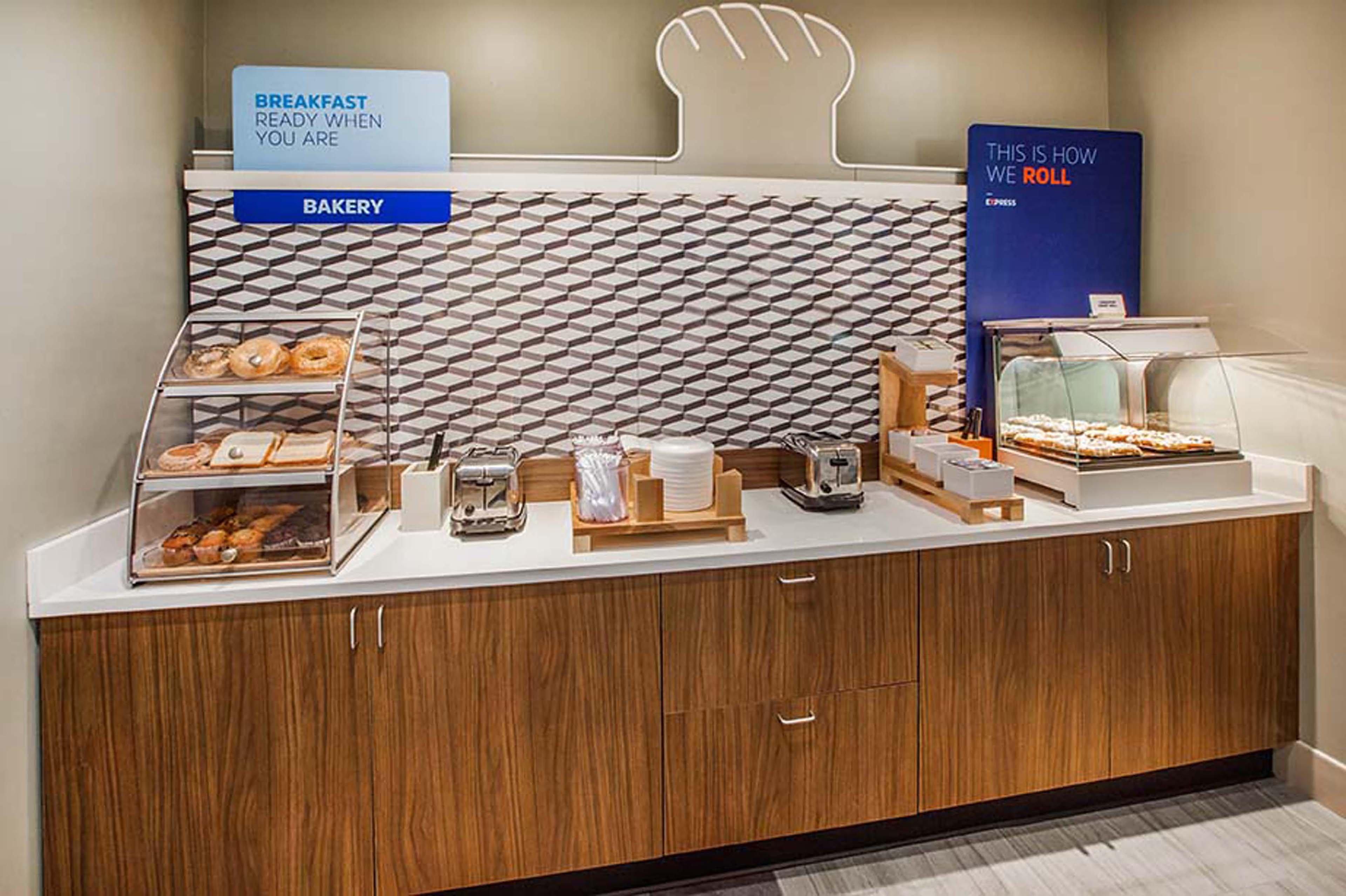 Holiday Inn Express Florence Northeast By Ihg Eksteriør billede