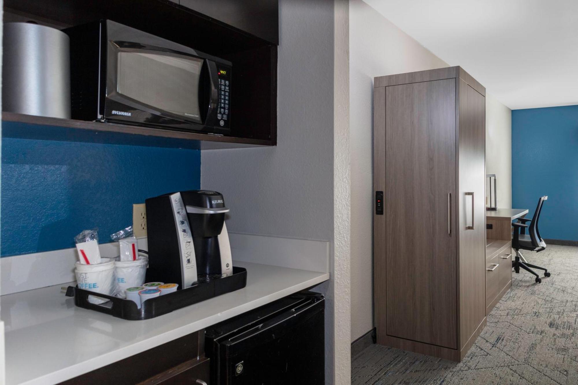 Holiday Inn Express Florence Northeast By Ihg Eksteriør billede